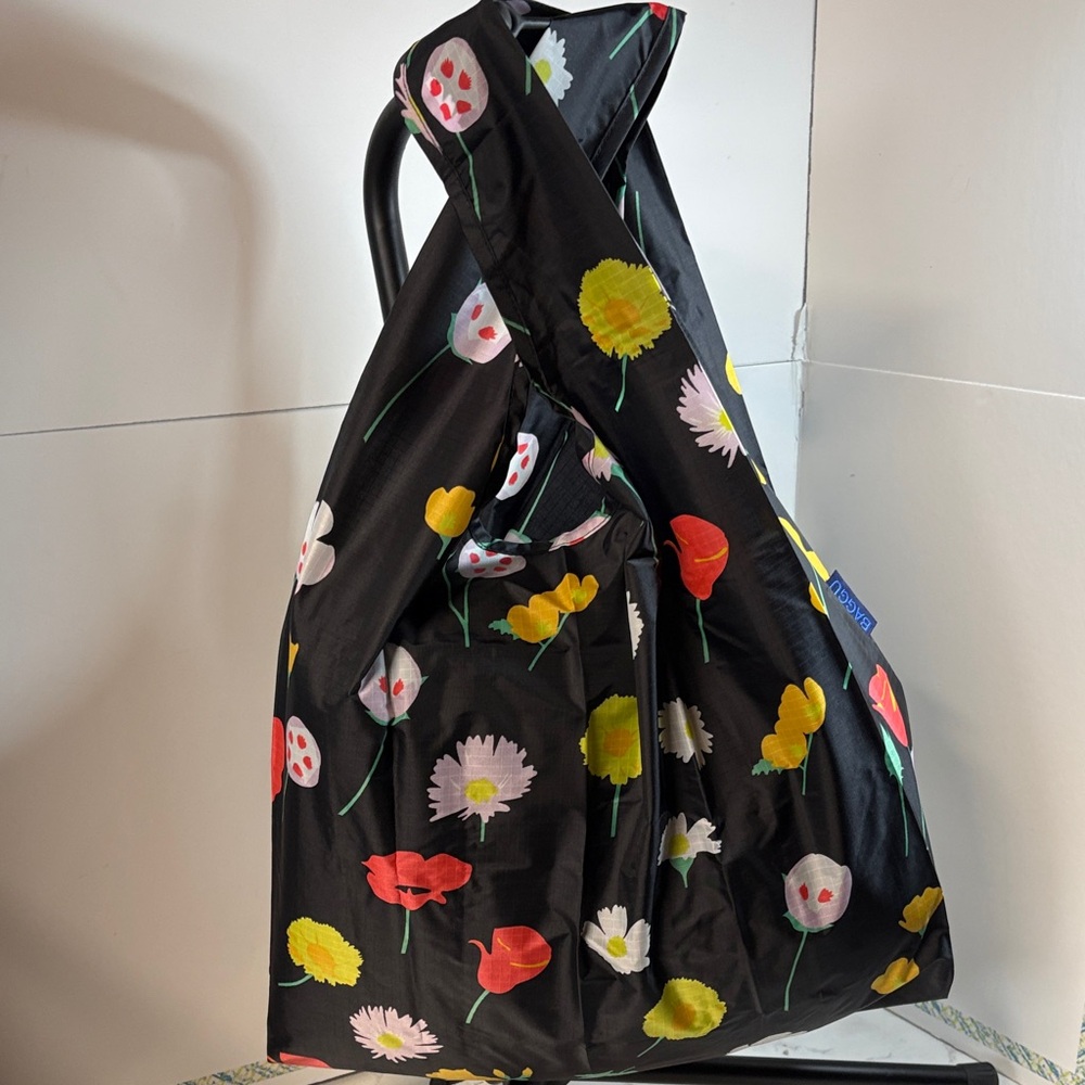 BAGGU Black with Multicolor Floral Reusable Bag - Picture 4 of 5